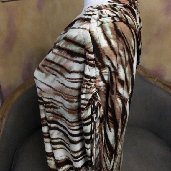 NWOT tiger print dress by Seven7, size S - Picture 5 of 9